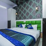 Hotel O Akash Continental Near Pacific Mall Tagore Garden