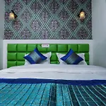 Hotel O Akash Continental Near Pacific Mall Tagore Garden