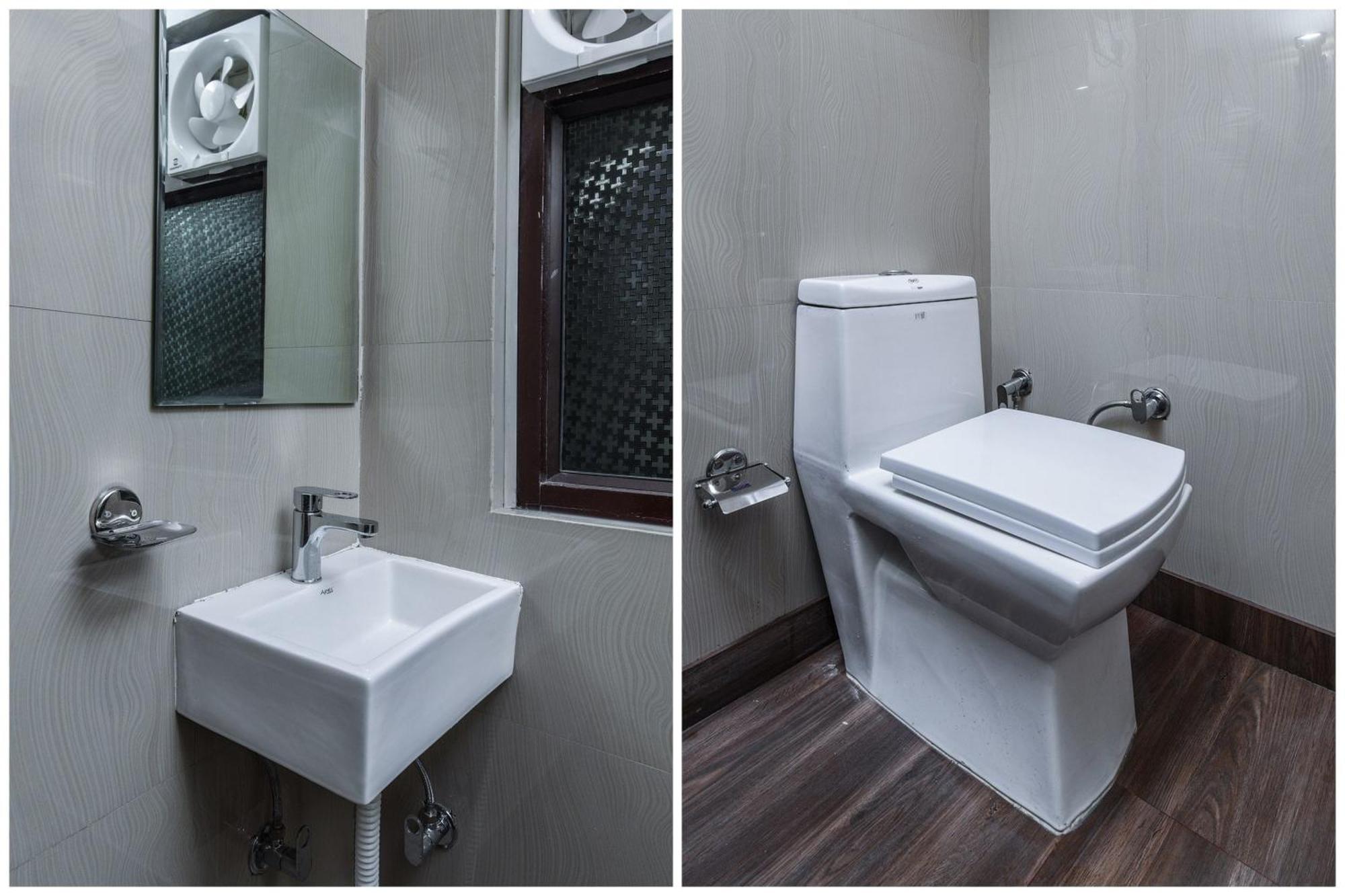 O Akash Continental Near Pacific Mall Tagore Garden 3*