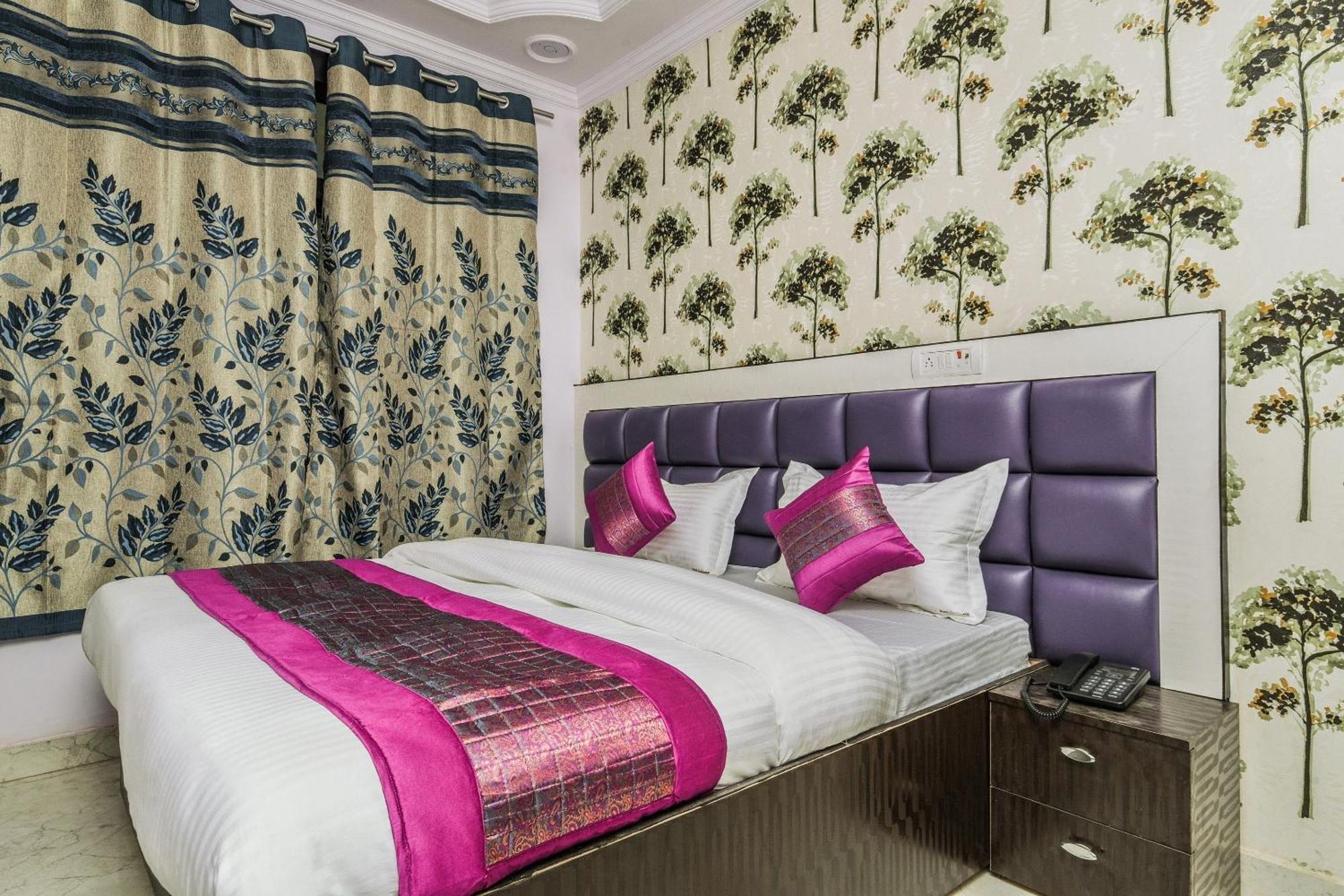 O Akash Continental Near Pacific Mall Tagore Garden 3* New Delhi