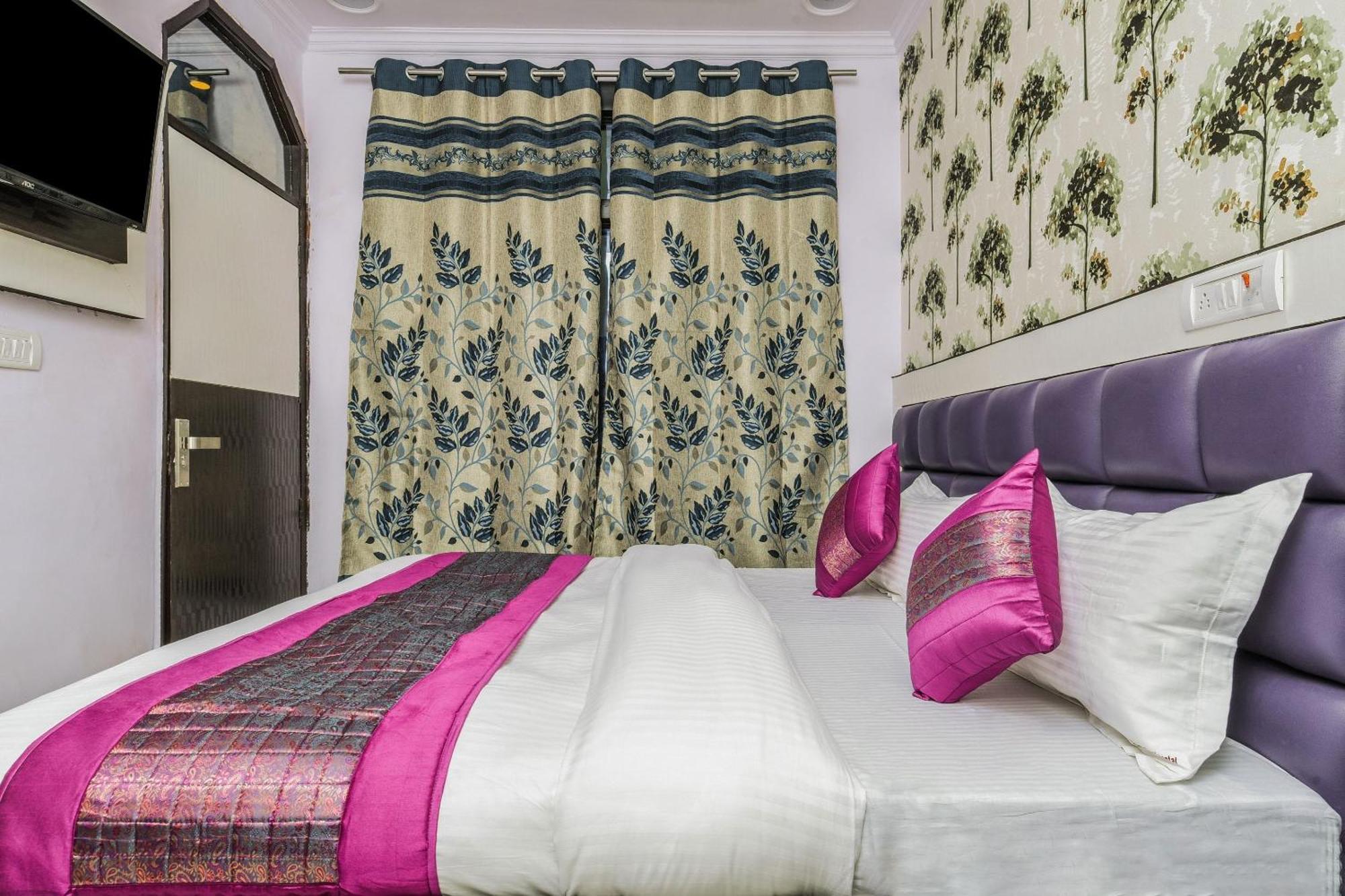 O Akash Continental Near Pacific Mall Tagore Garden 3* New Delhi