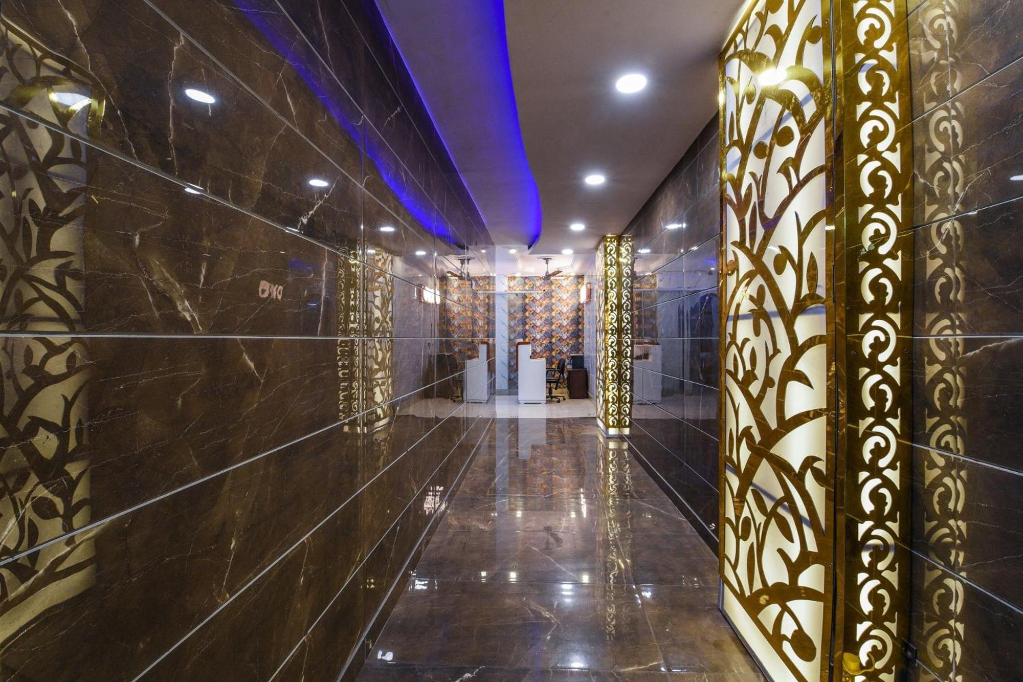 Hotel O Akash Continental Near Pacific Mall Tagore Garden 3*